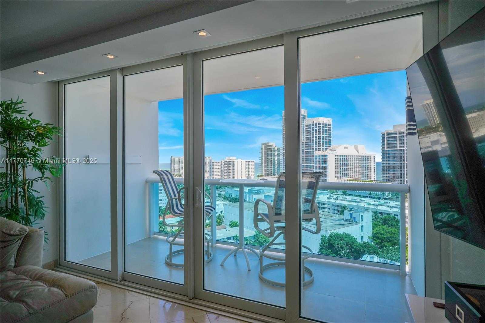 Small Image of 6770 INDIAN CREEK DR #PHA, Miami Beach Number 19