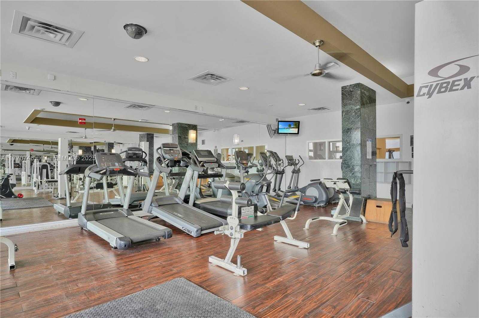 Small Image of 6770 INDIAN CREEK DR #PHA, Miami Beach Number 20