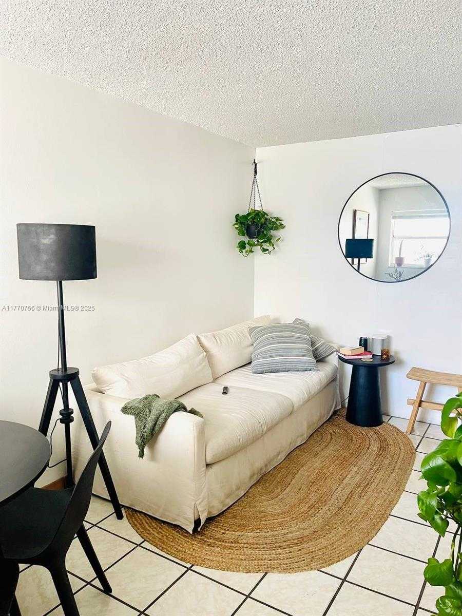 Small Image of 1580 WEST AVE #407, Miami Beach Number 10