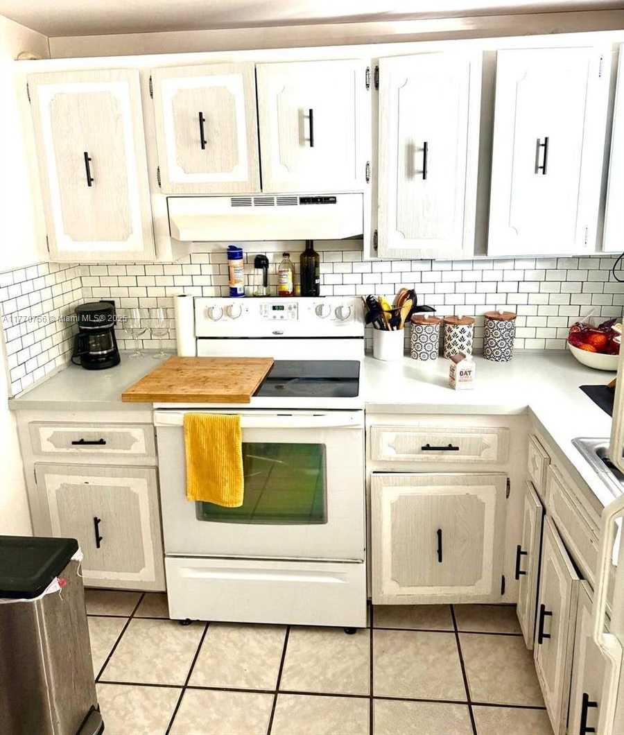 Small Image of 1580 WEST AVE #407, Miami Beach Number 15