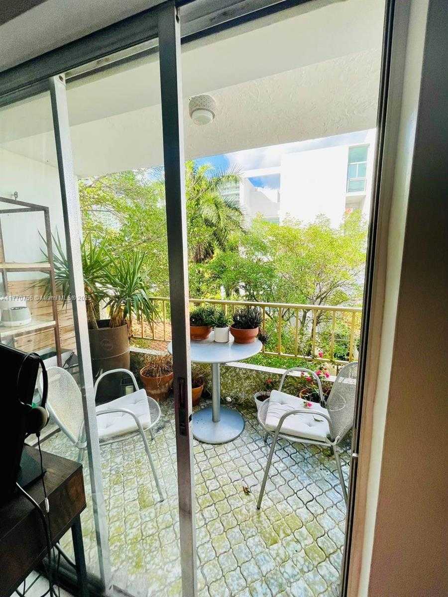 Small Image of 1580 WEST AVE #407, Miami Beach Number 18