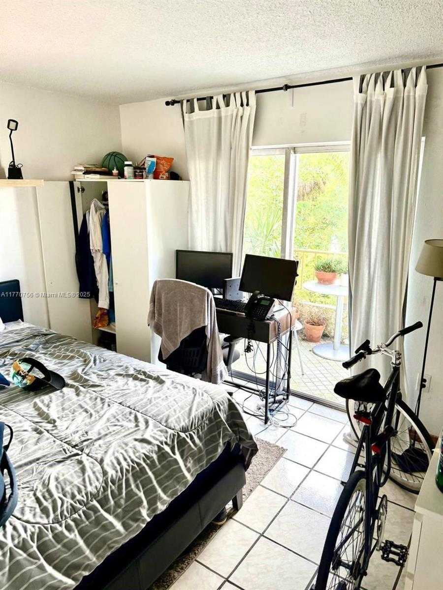 Small Image of 1580 WEST AVE #407, Miami Beach Number 20