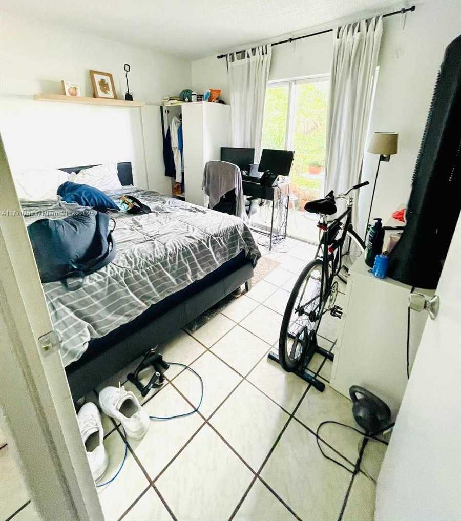 Small Image of 1580 WEST AVE #407, Miami Beach Number 21