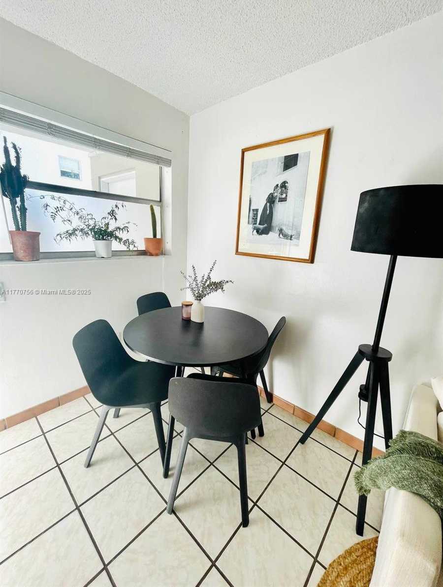 Small Image of 1580 WEST AVE #407, Miami Beach Number 5