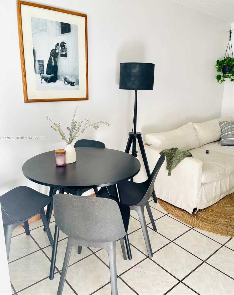 Small Image of 1580 WEST AVE #407, Miami Beach Number 7