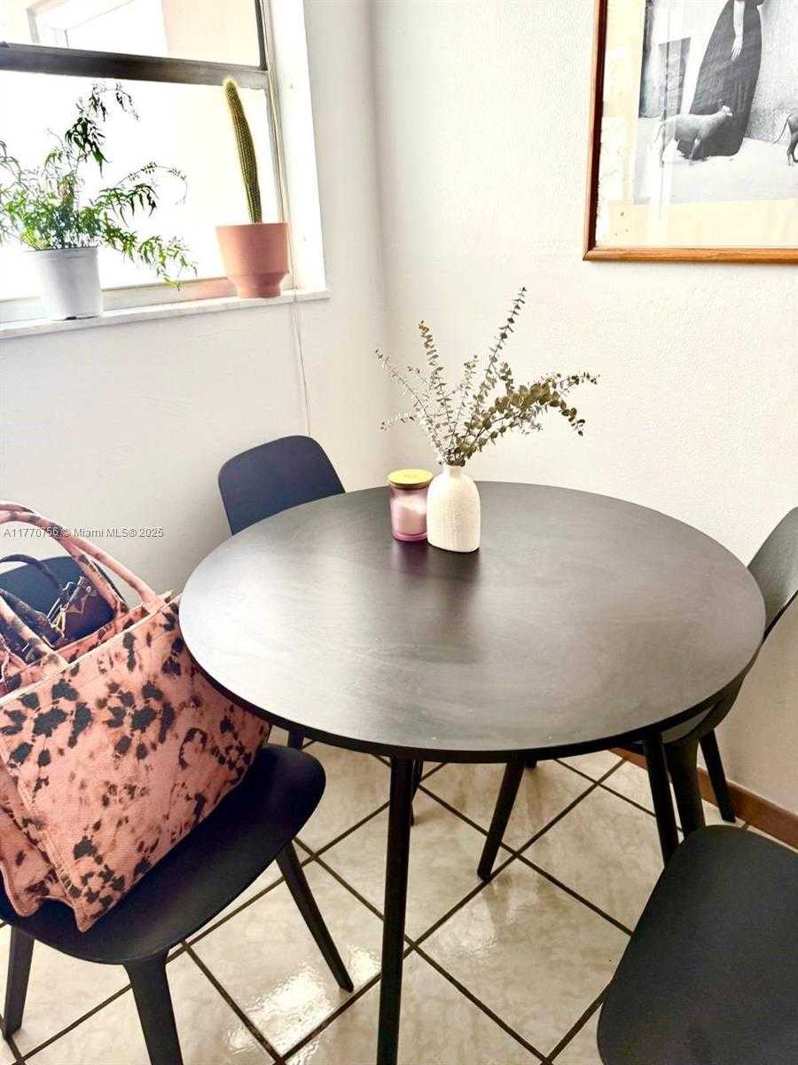 Small Image of 1580 WEST AVE #407, Miami Beach Number 9