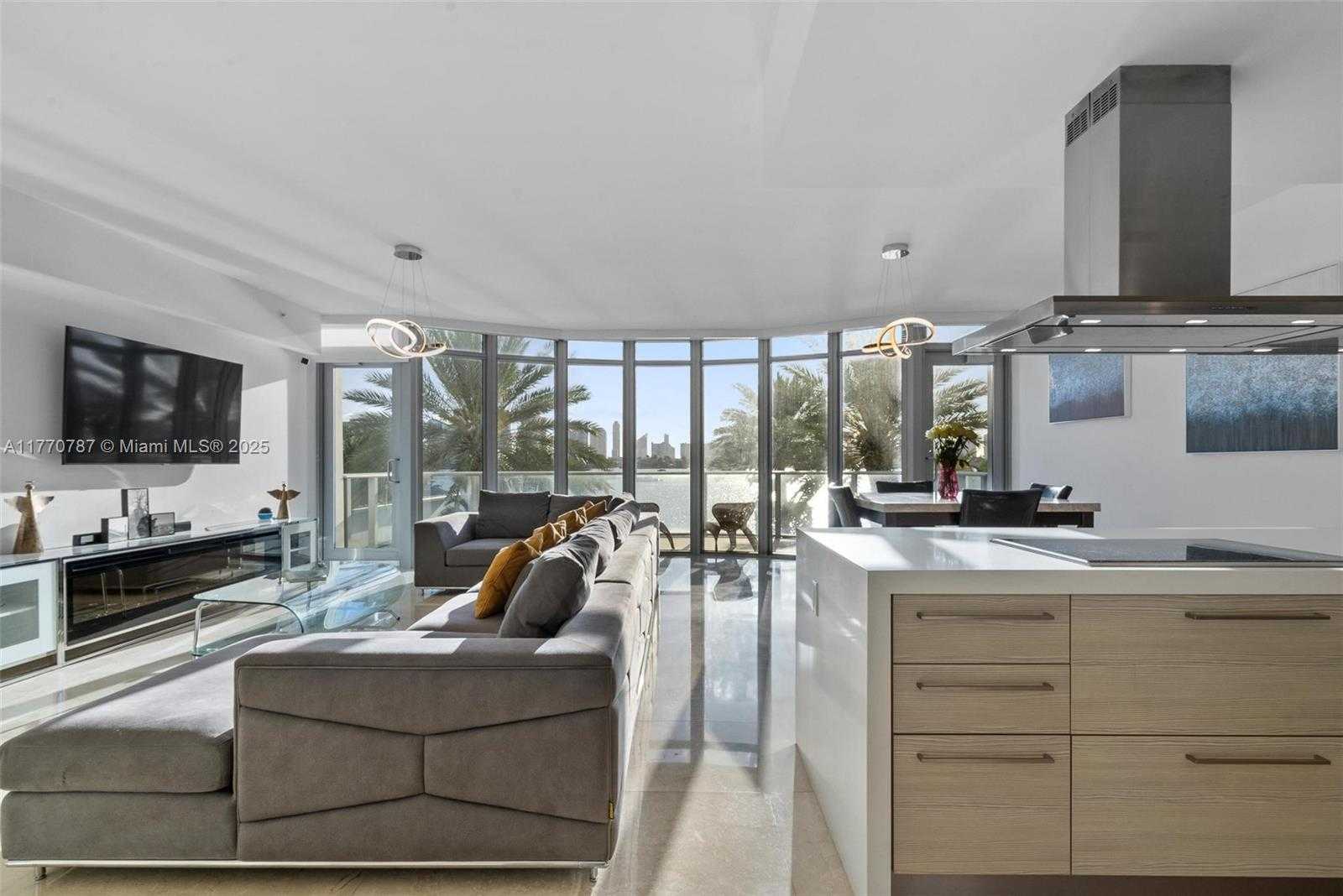 Small Image of 17301 BISCAYNE BLVD #211, North Miami Beach Number 11