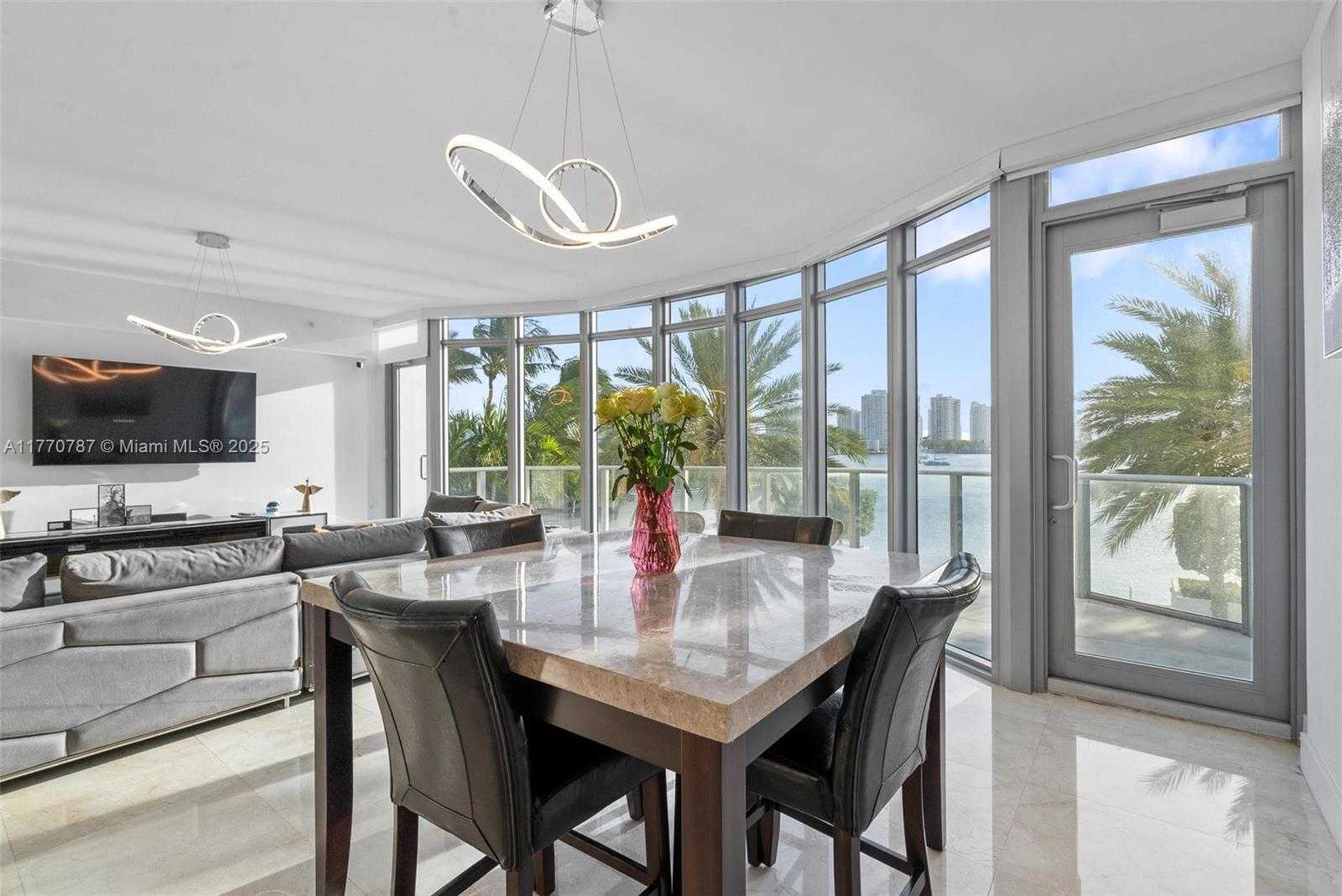 Small Image of 17301 BISCAYNE BLVD #211, North Miami Beach Number 4