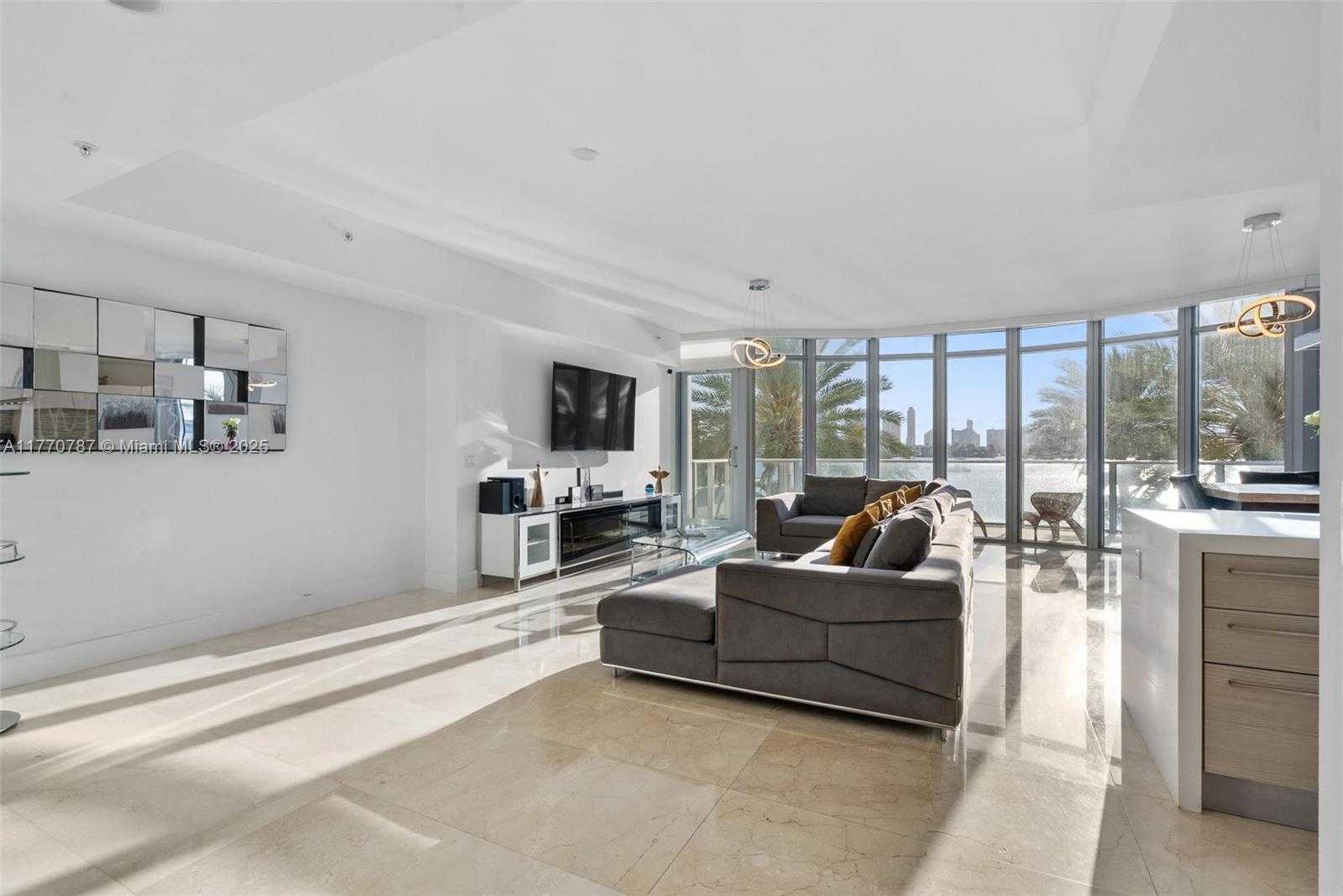 Small Image of 17301 BISCAYNE BLVD #211, North Miami Beach Number 9