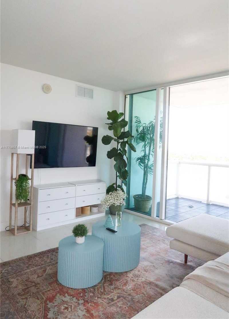 Small Image of 1861 NORTH WEST S RIVER DR #1501, Miami Number 14