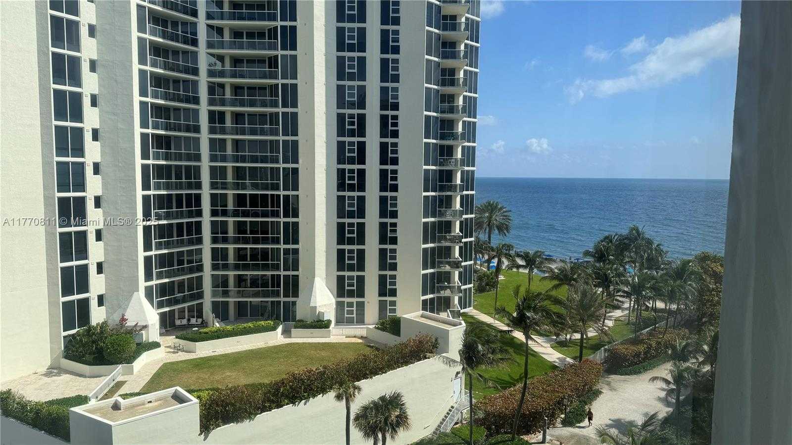 Small Image of 19201 COLLINS AVE #628, Sunny Isles Beach Number 3