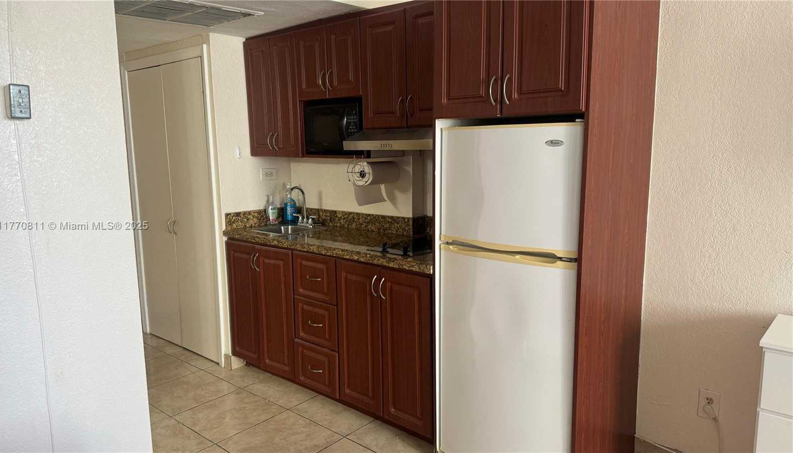 Small Image of 19201 COLLINS AVE #628, Sunny Isles Beach Number 8