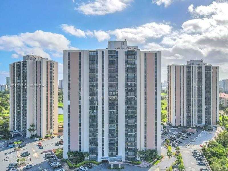 Small Image of 20301 WEST COUNTRY CLUB DR #2622, Aventura Number 2