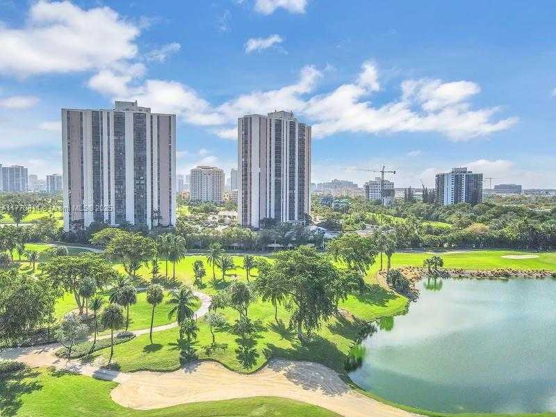 Small Image of 20301 WEST COUNTRY CLUB DR #2622, Aventura Number 5