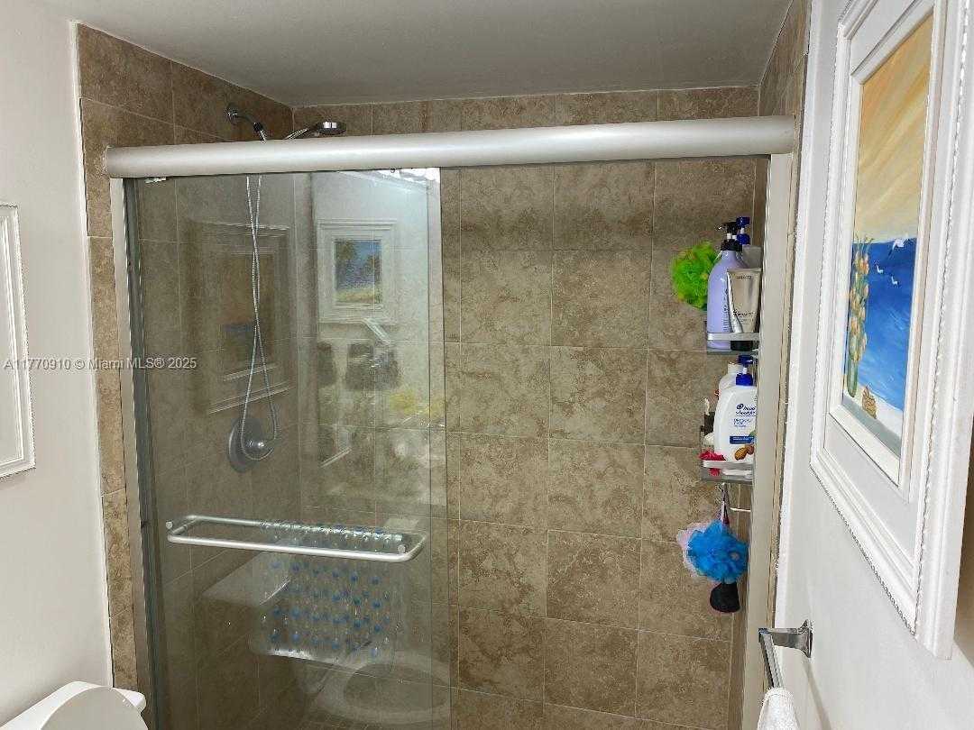 Small Image of 19390 COLLINS AVE #1423, Sunny Isles Beach Number 24