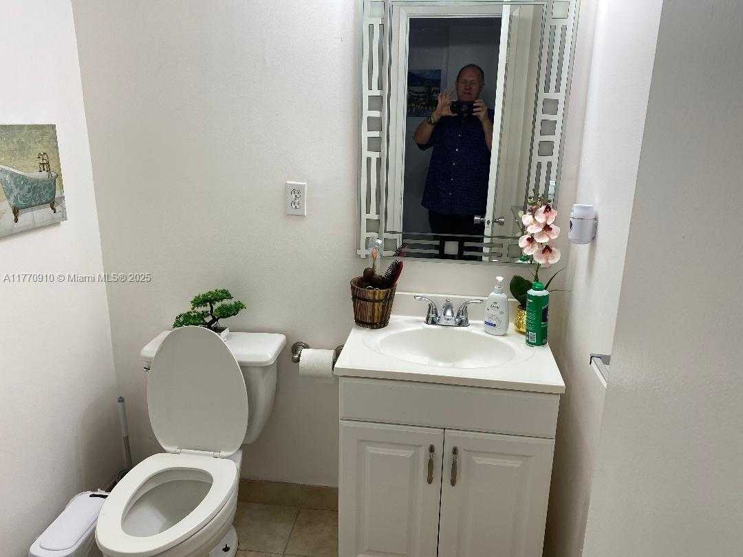 Small Image of 19390 COLLINS AVE #1423, Sunny Isles Beach Number 28