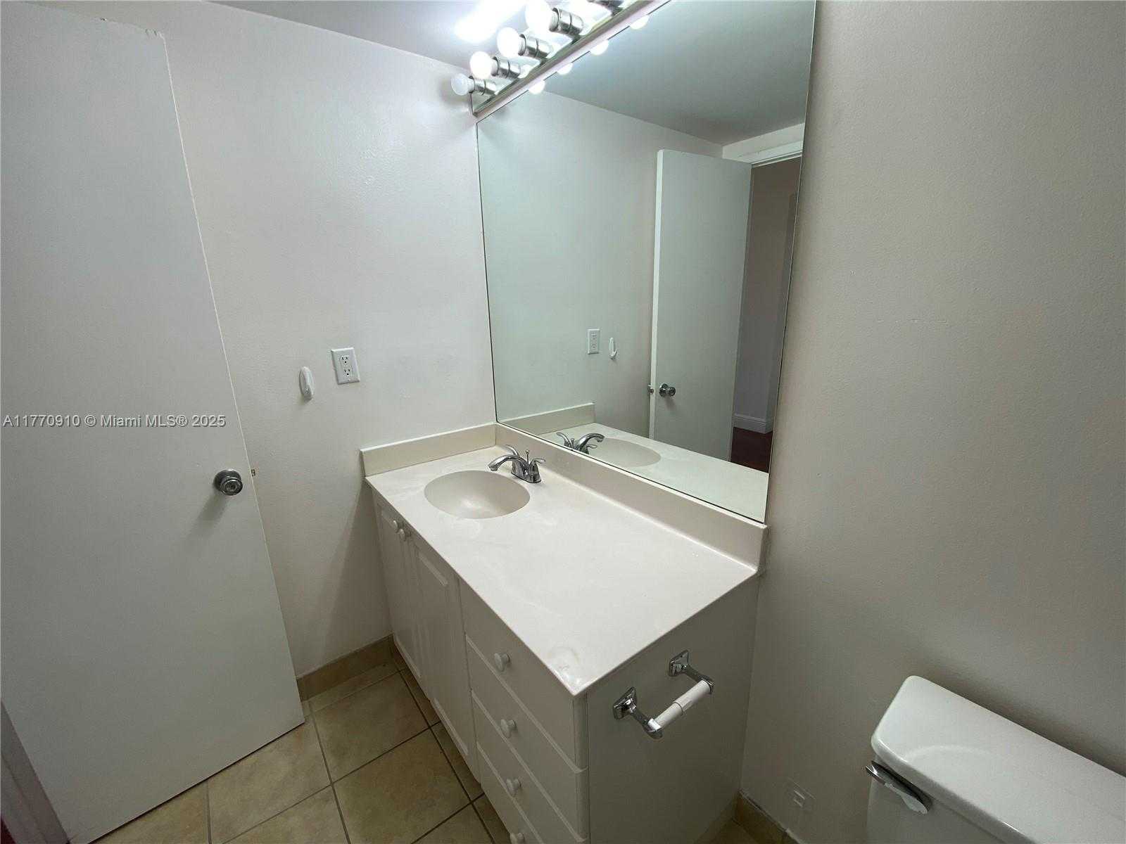 Small Image of 19390 COLLINS AVE #1423, Sunny Isles Beach Number 32