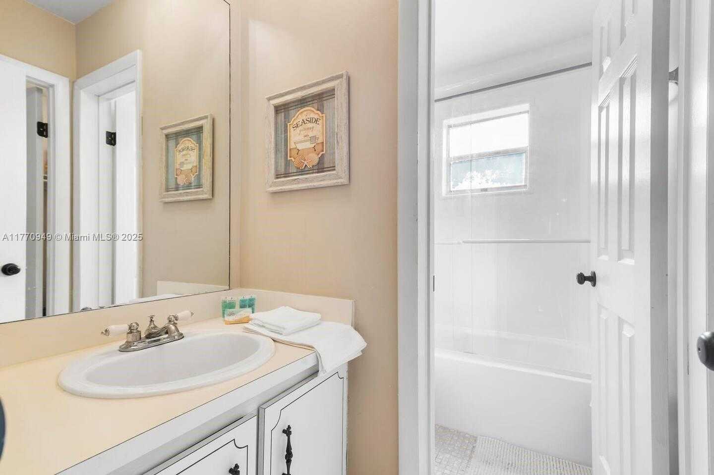 Small Image of 201 178TH DR #529, Sunny Isles Beach Number 13