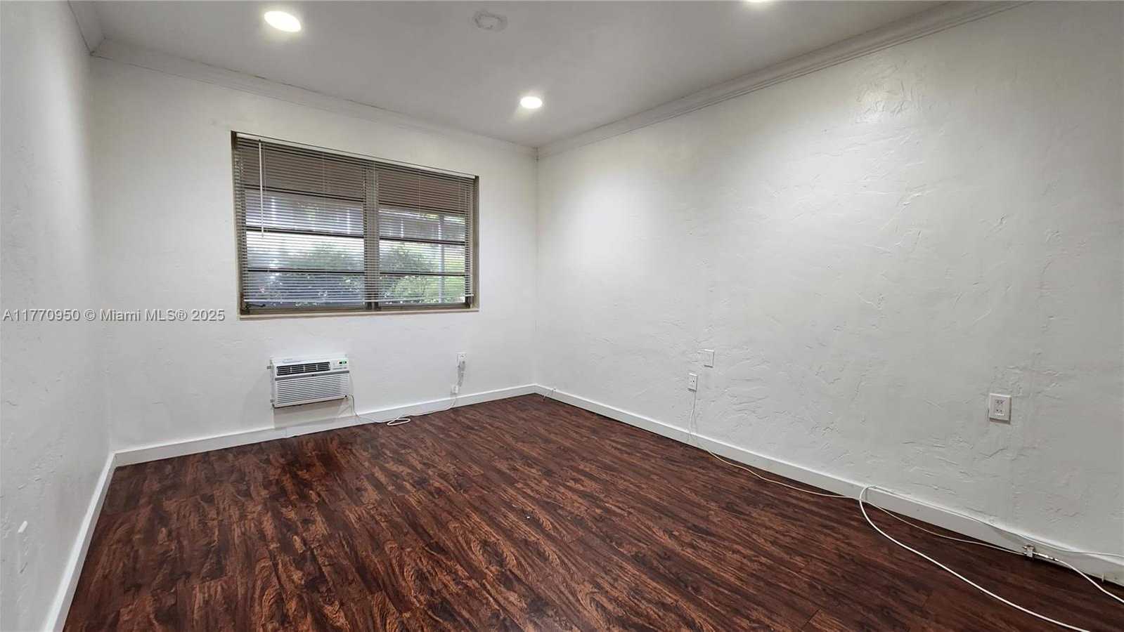 Small Image of 20 PARK DR #4A, Bal Harbour Number 6