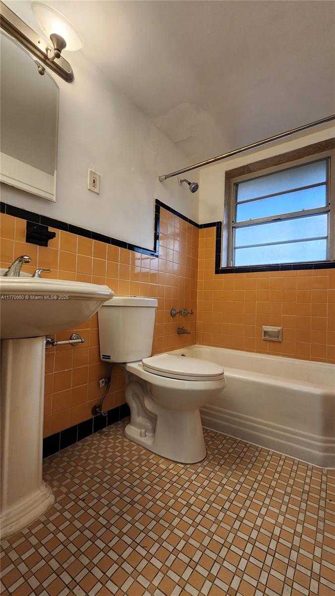 Small Image of 20 PARK DR #4A, Bal Harbour Number 7