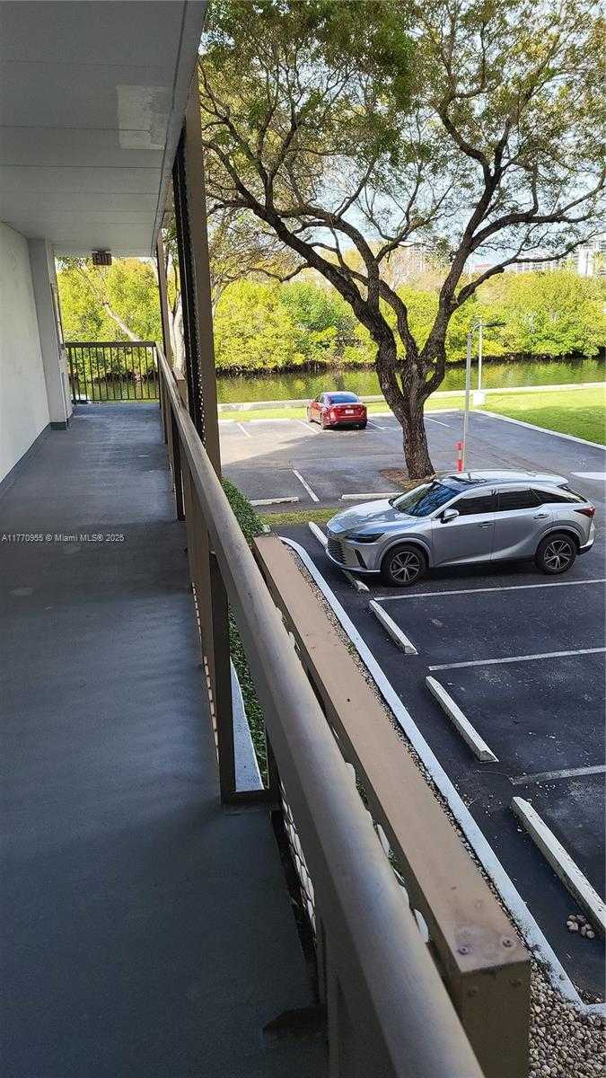 Small Image of 3401 NORTH COUNTRY CLUB DR #211, Aventura Number 13