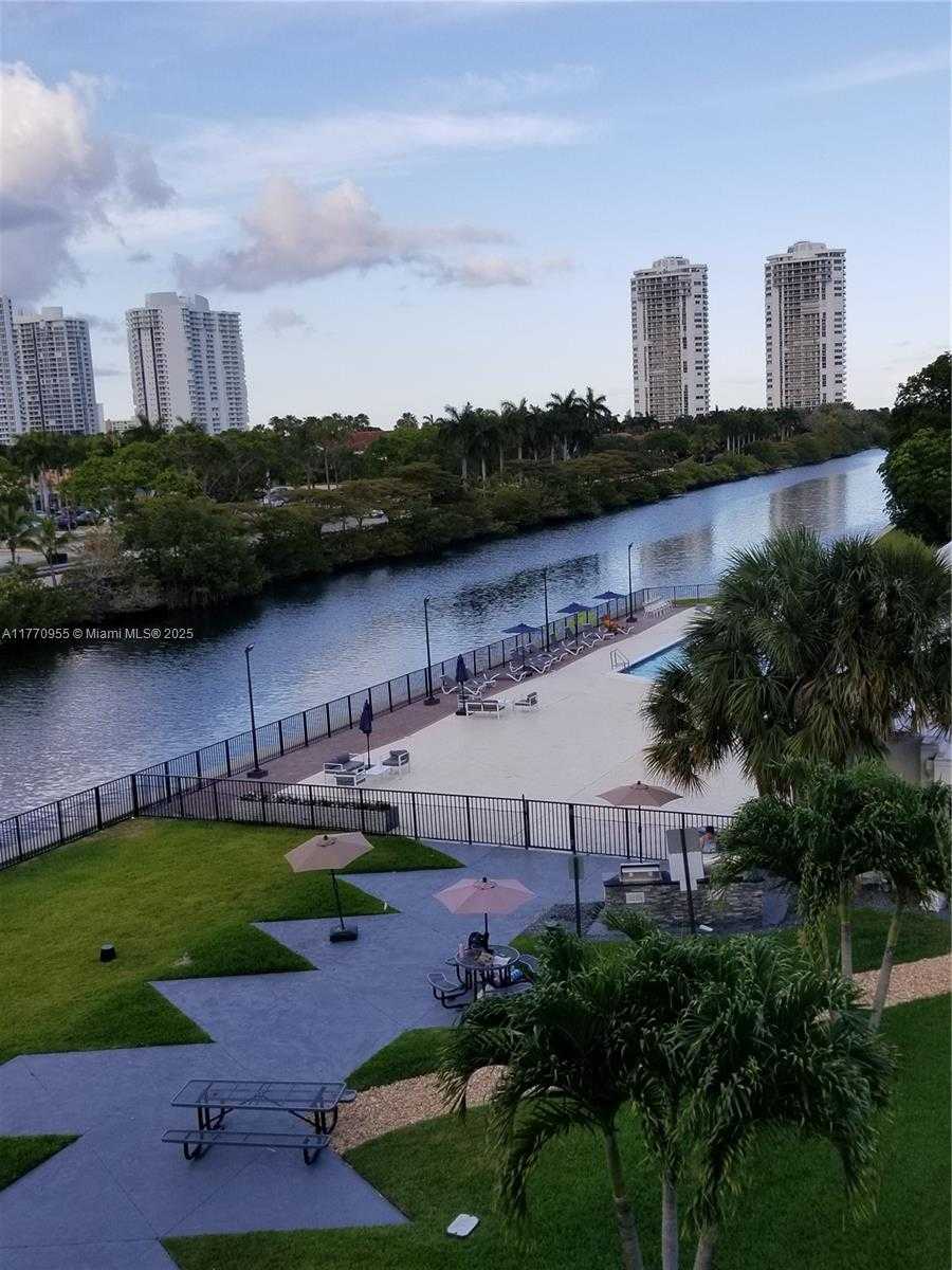 Small Image of 3401 NORTH COUNTRY CLUB DR #211, Aventura Number 2