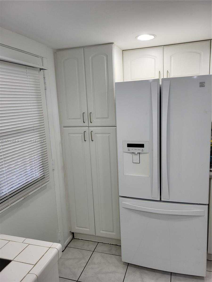 Small Image of 3401 NORTH COUNTRY CLUB DR #211, Aventura Number 5