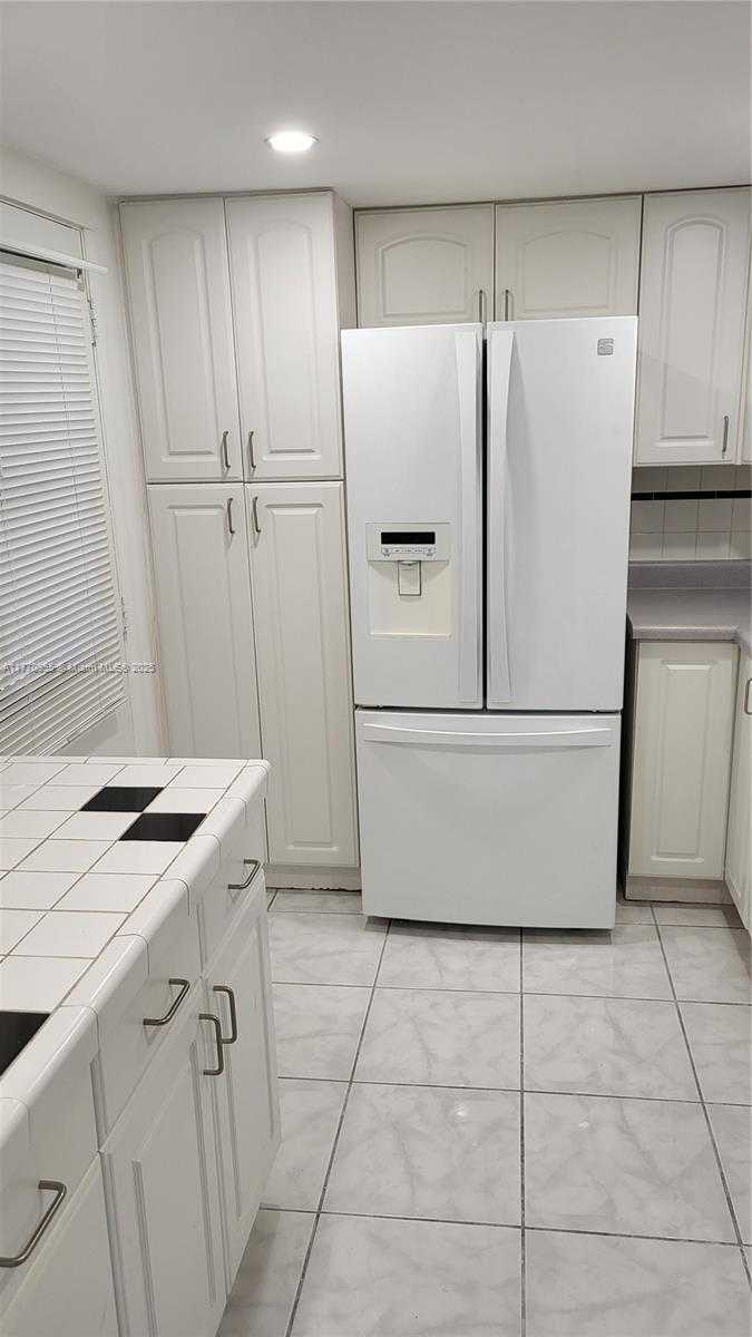 Small Image of 3401 NORTH COUNTRY CLUB DR #211, Aventura Number 6