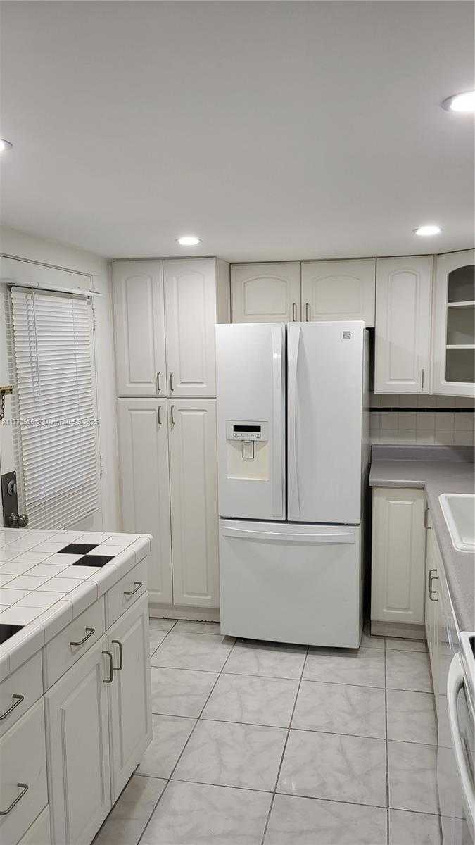 Small Image of 3401 NORTH COUNTRY CLUB DR #211, Aventura Number 7