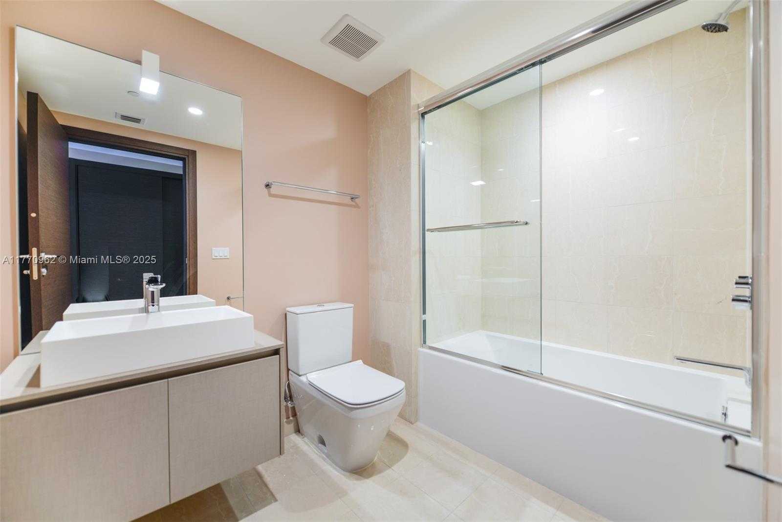 Small Image of 1000 BRICKELL PLZ #4415, Miami Number 17