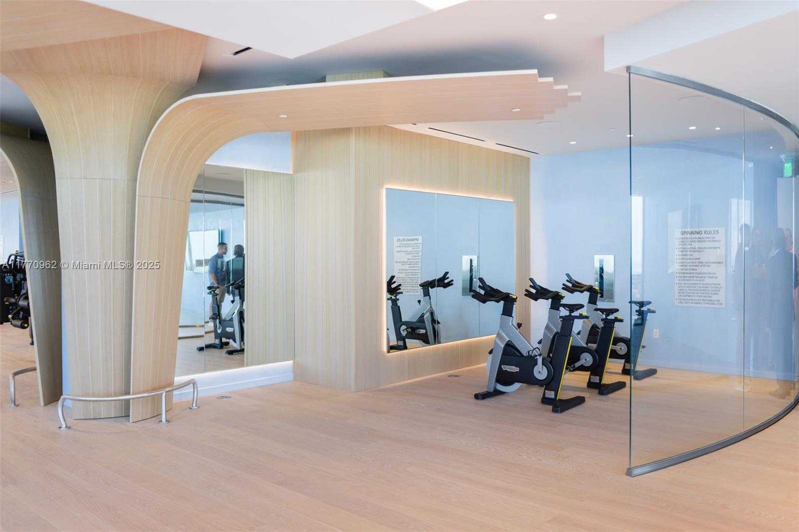 Small Image of 1000 BRICKELL PLZ #4415, Miami Number 31