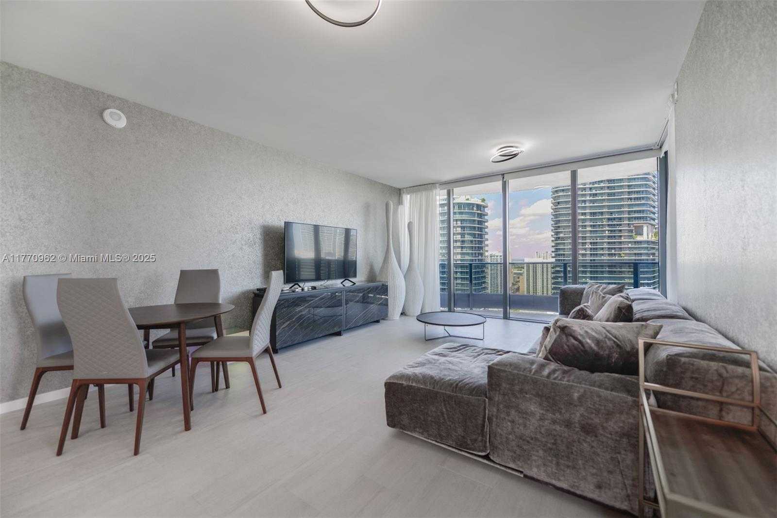 Small Image of 1000 BRICKELL PLZ #4415, Miami Number 4