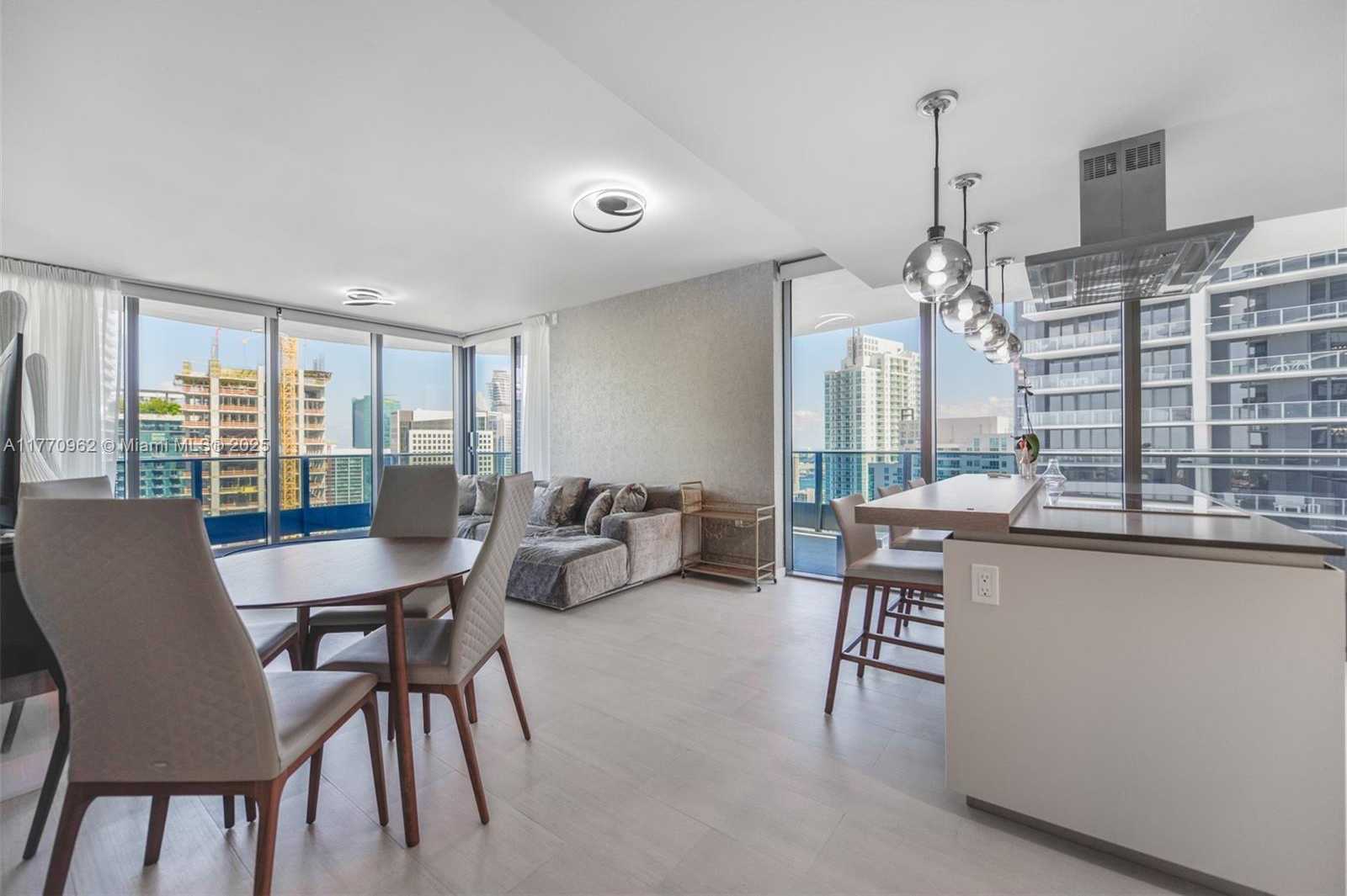 Small Image of 1000 BRICKELL PLZ #4415, Miami Number 5