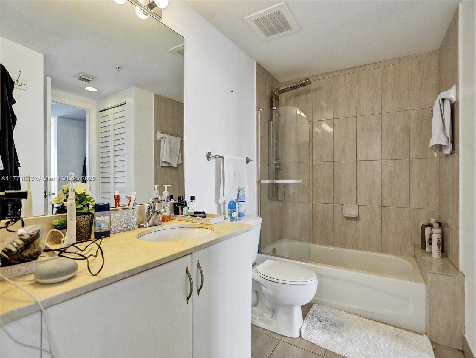 Small Image of 1750 NORTH BAYSHORE DR #PH5412, Miami Number 14