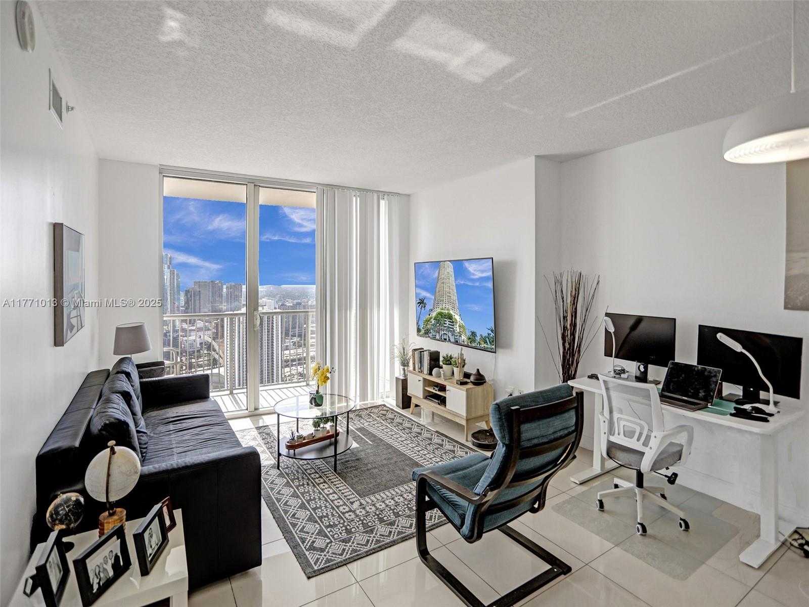 Small Image of 1750 NORTH BAYSHORE DR #PH5412, Miami Number 2