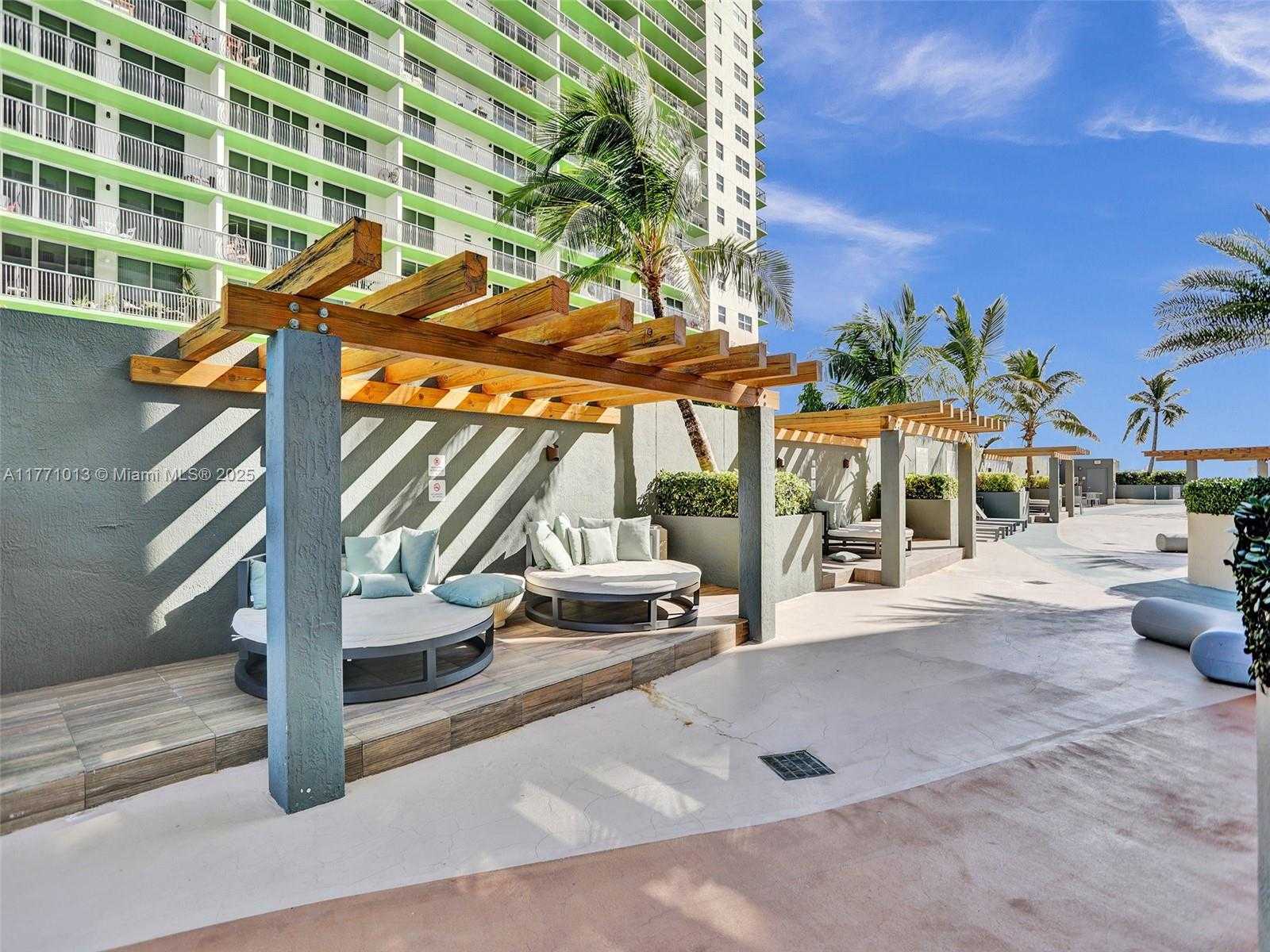 Small Image of 1750 NORTH BAYSHORE DR #PH5412, Miami Number 22