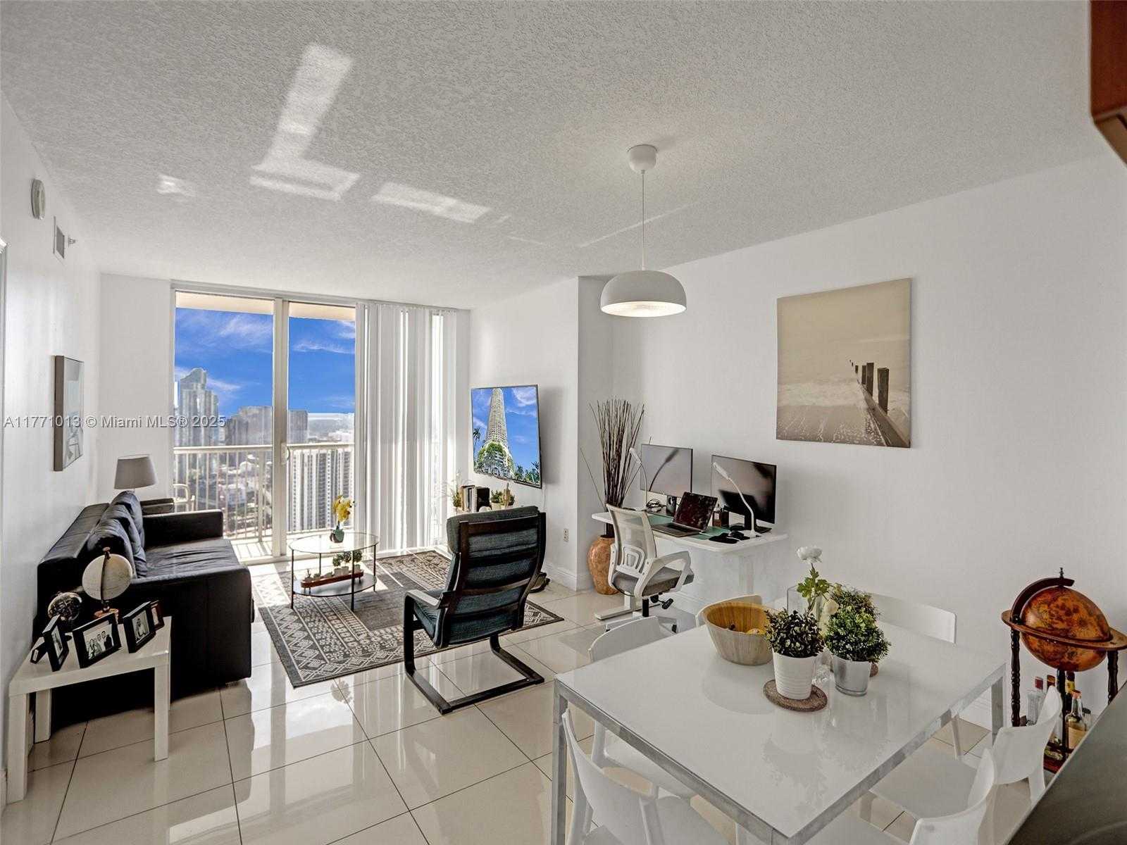 Small Image of 1750 NORTH BAYSHORE DR #PH5412, Miami Number 3