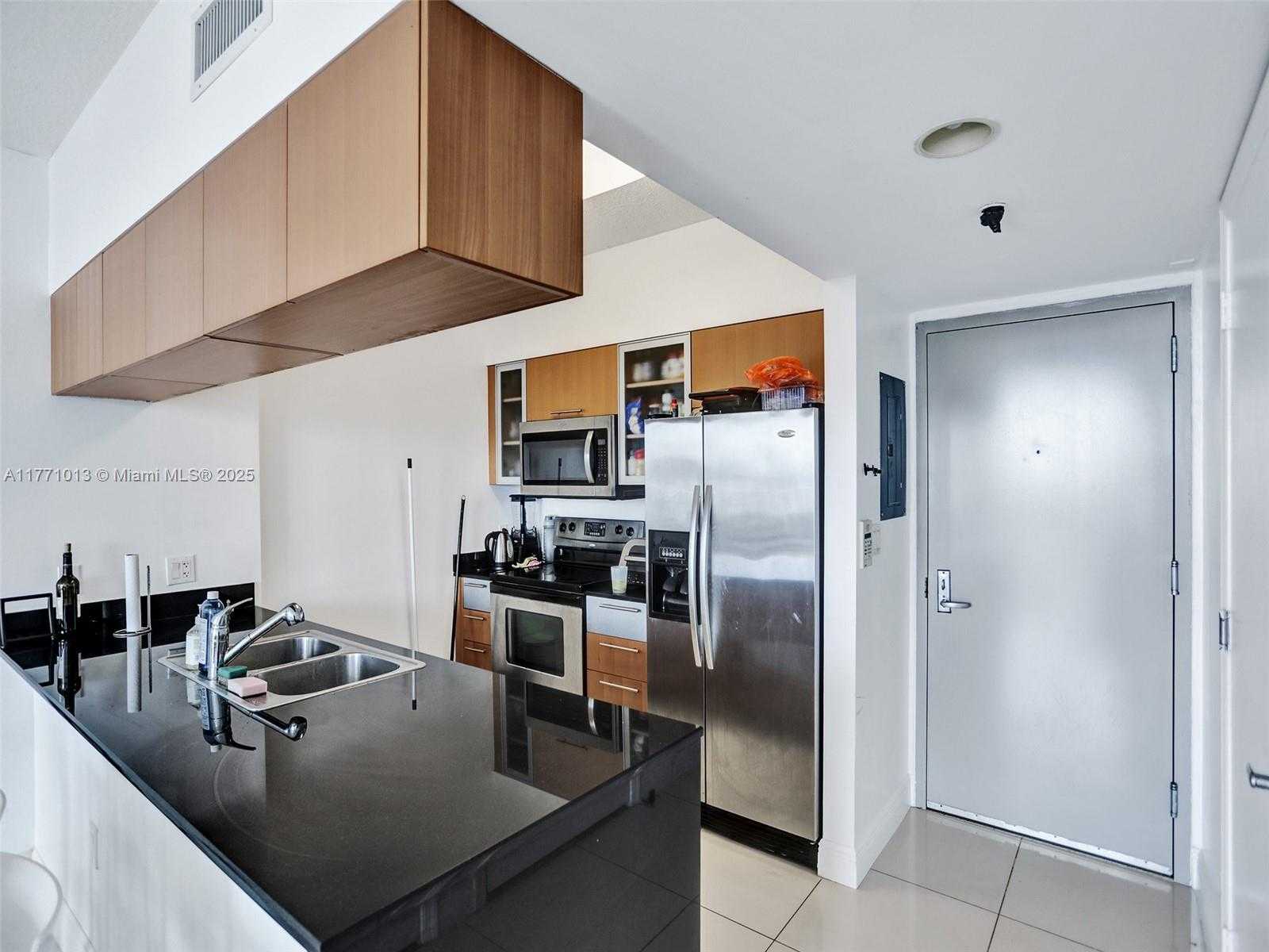 Small Image of 1750 NORTH BAYSHORE DR #PH5412, Miami Number 8