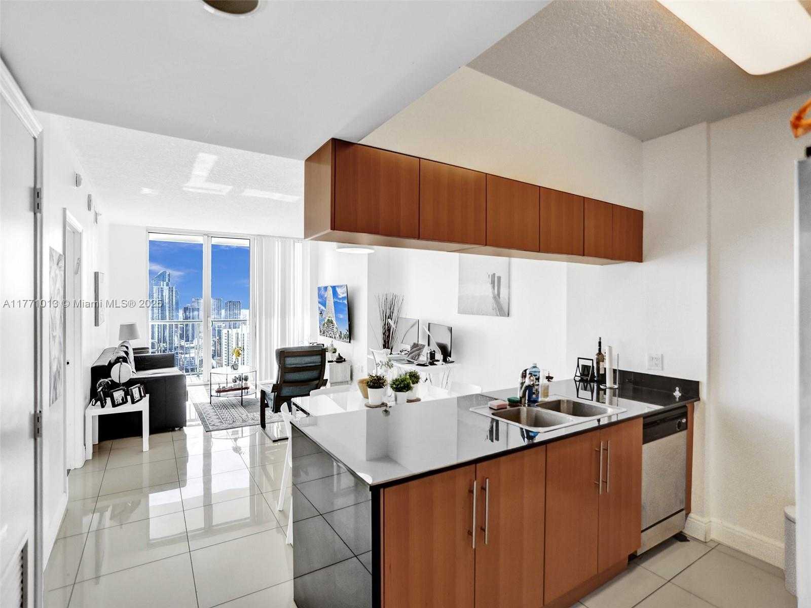 Small Image of 1750 NORTH BAYSHORE DR #PH5412, Miami Number 9