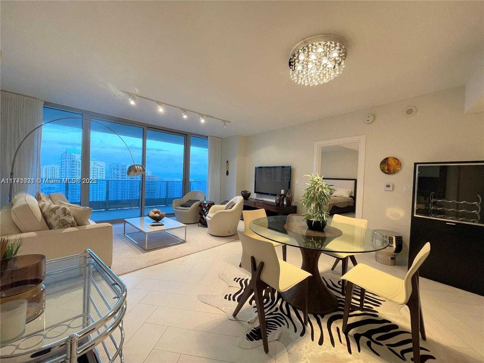 Small Image of 200 BISCAYNE BOULEVARD WAY #3803, Miami Number 3