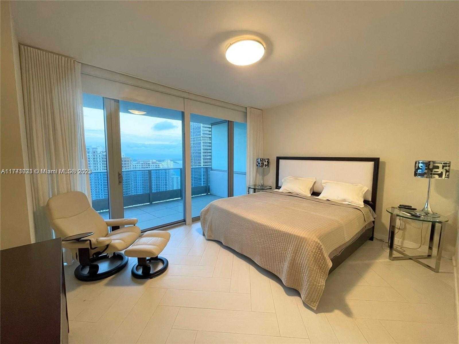 Small Image of 200 BISCAYNE BOULEVARD WAY #3803, Miami Number 6