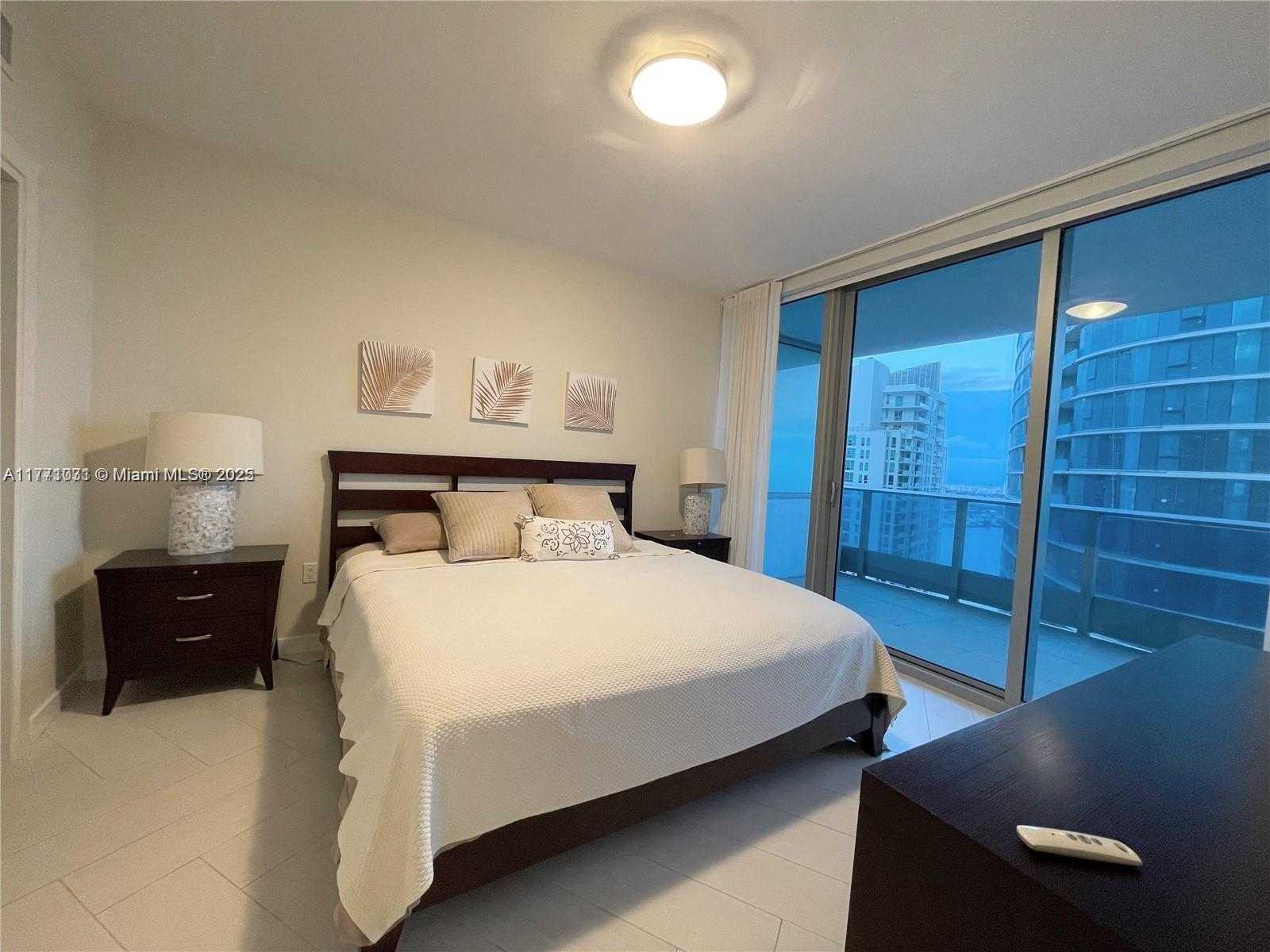 Small Image of 200 BISCAYNE BOULEVARD WAY #3803, Miami Number 8