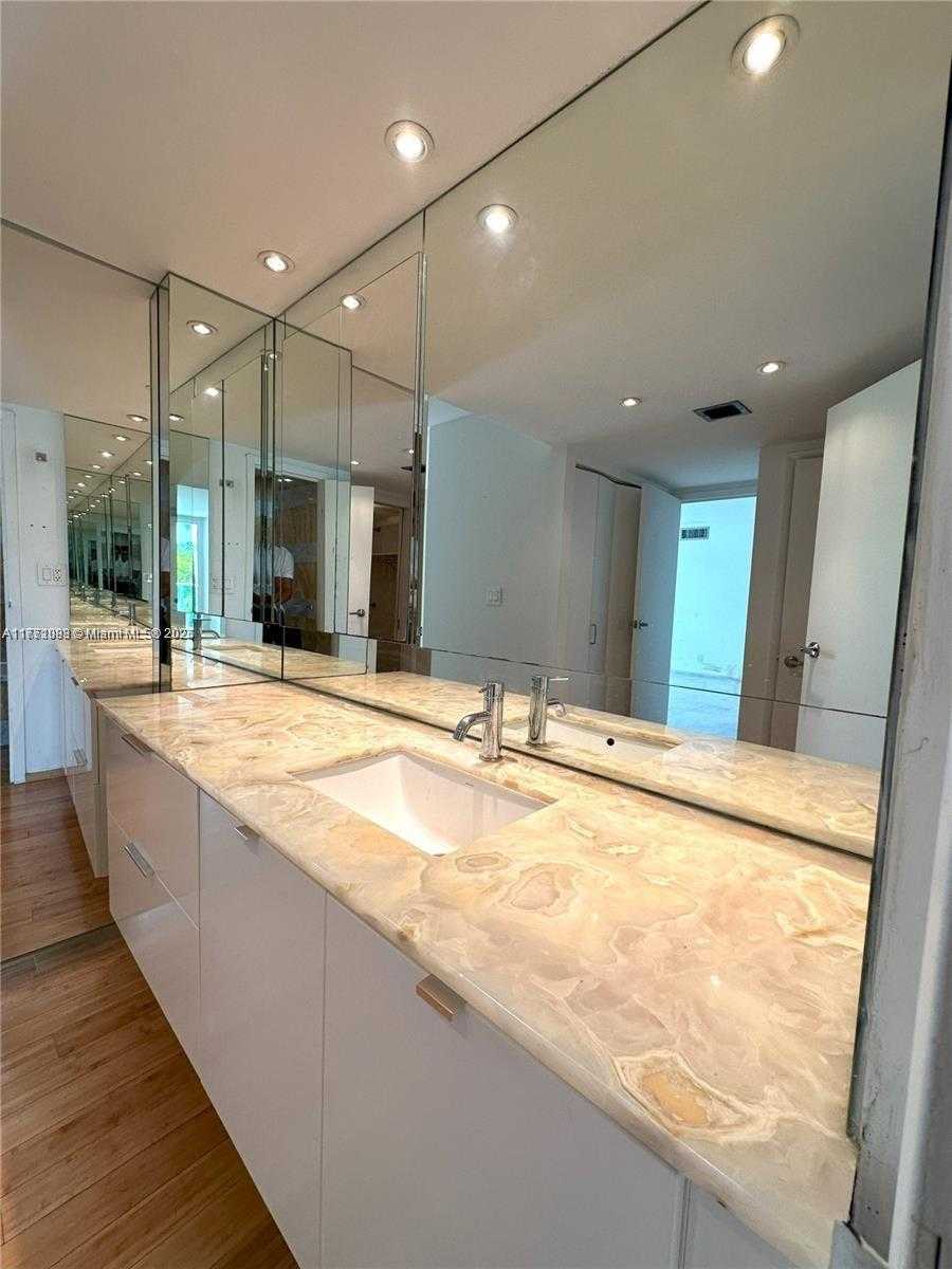 Small Image of 100 BAYVIEW DR #222, Sunny Isles Beach Number 10