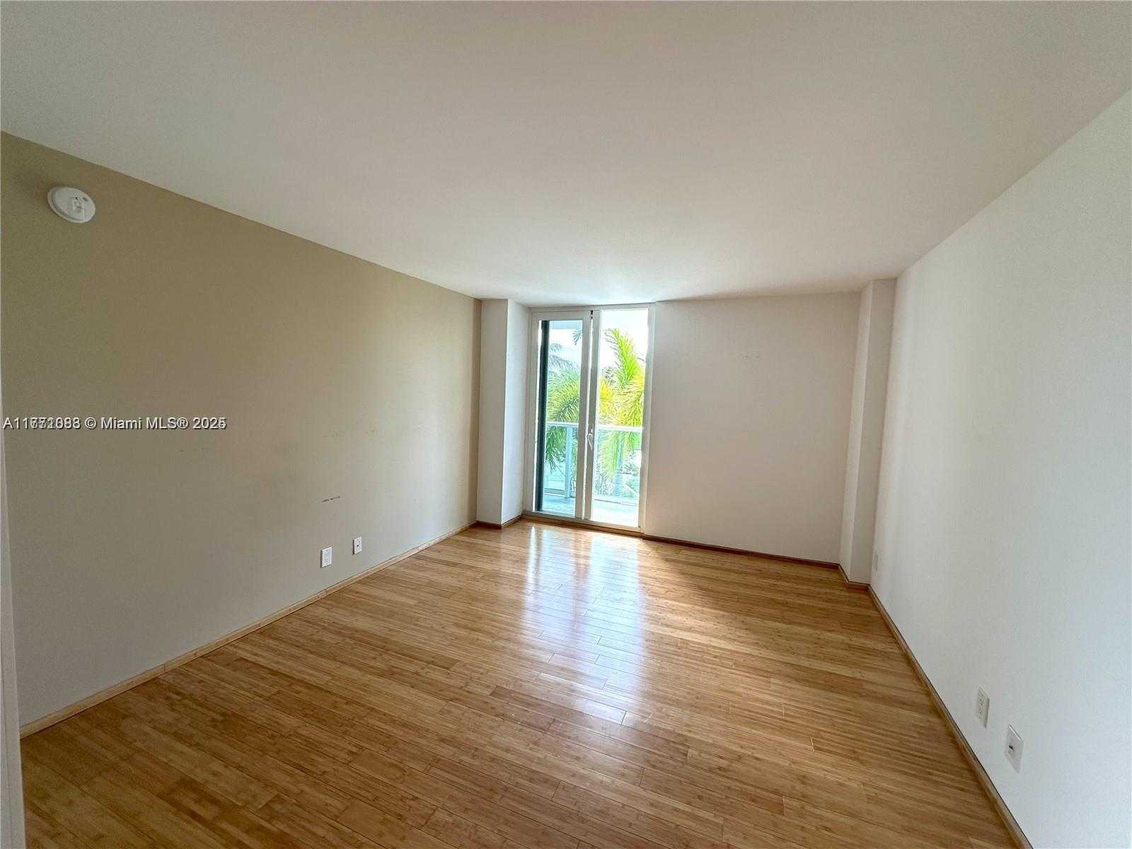 Small Image of 100 BAYVIEW DR #222, Sunny Isles Beach Number 11