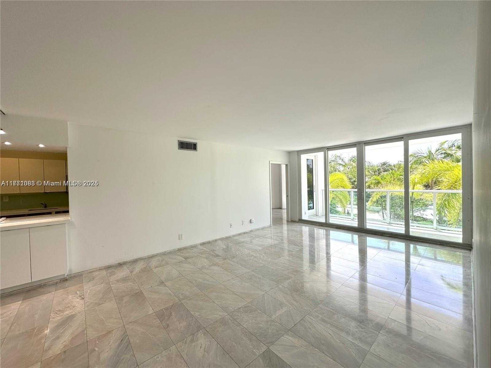 Small Image of 100 BAYVIEW DR #222, Sunny Isles Beach Number 16