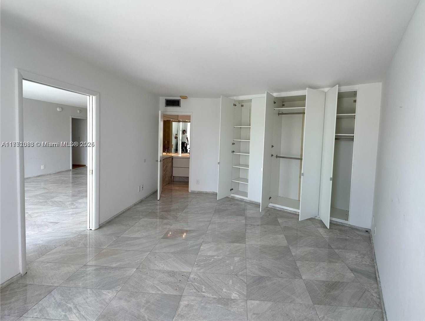 Small Image of 100 BAYVIEW DR #222, Sunny Isles Beach Number 7