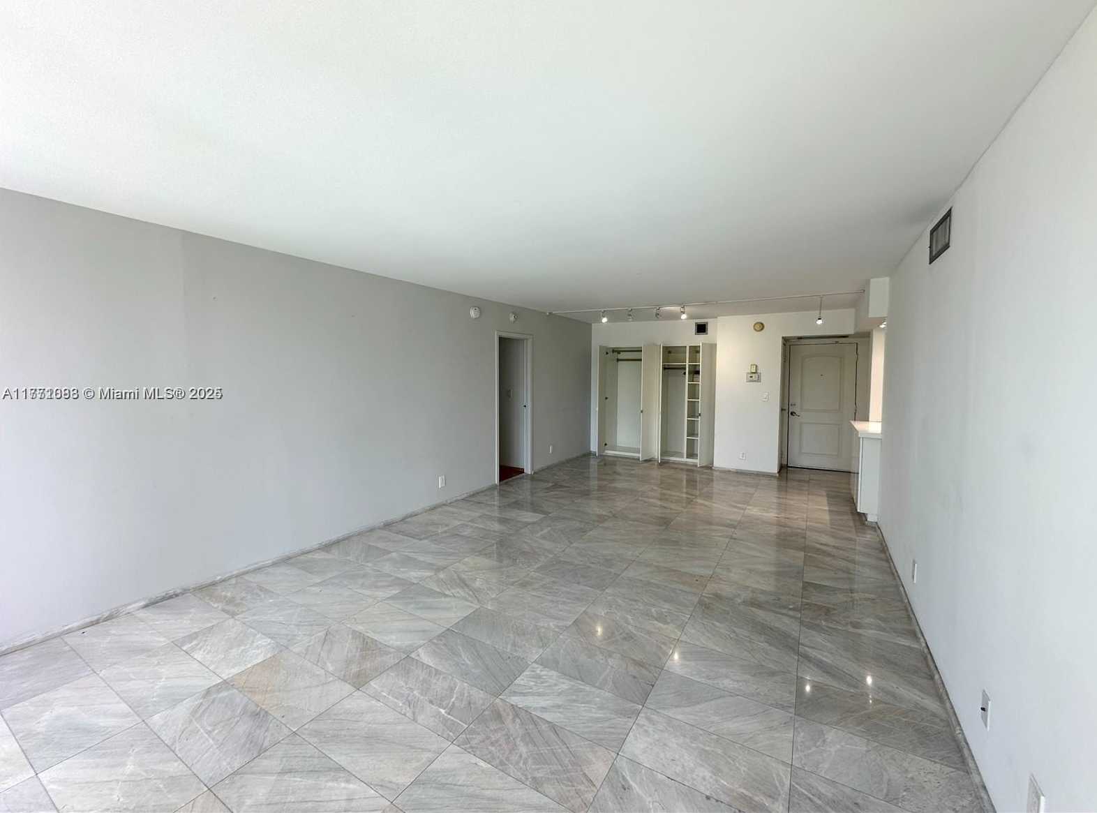 Small Image of 100 BAYVIEW DR #222, Sunny Isles Beach Number 9