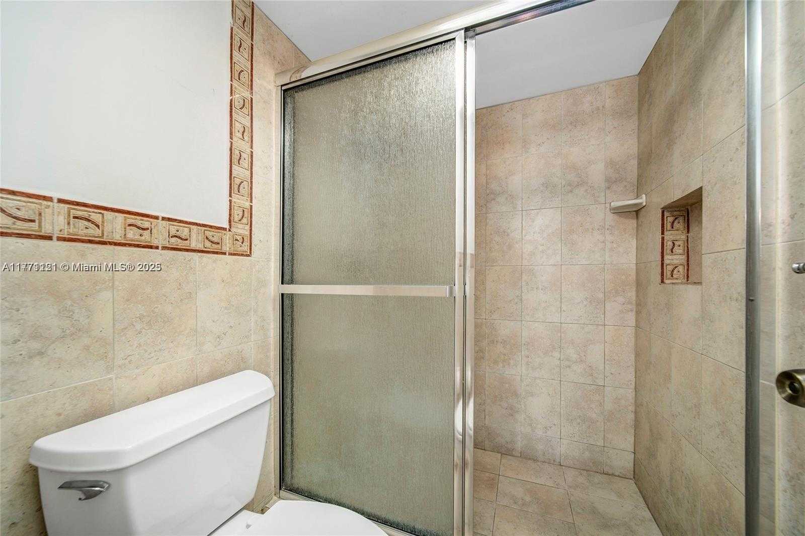 Small Image of 2016 BAY DR #304, Miami Beach Number 16