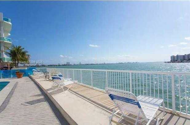 Small Image of 2016 BAY DR #304, Miami Beach Number 3