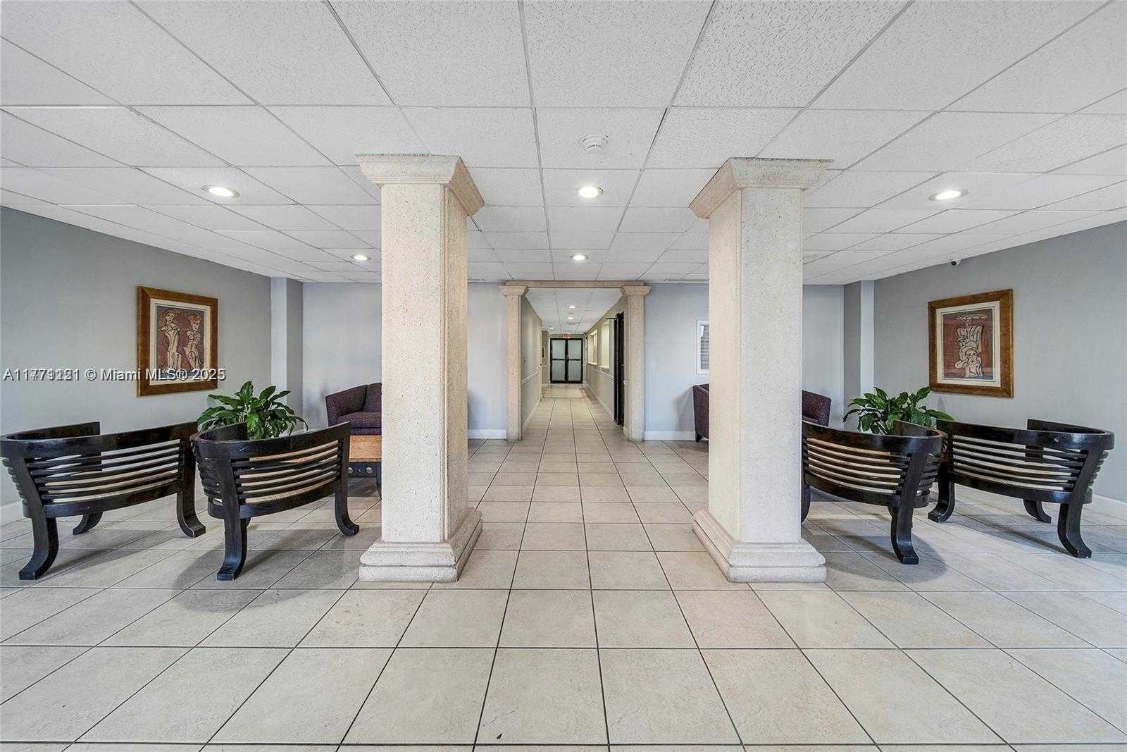 Small Image of 2016 BAY DR #304, Miami Beach Number 5